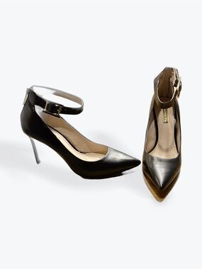 Louise et Cie Black Pointed-Toe Ankle-Strap Pumps with Gold Buckle